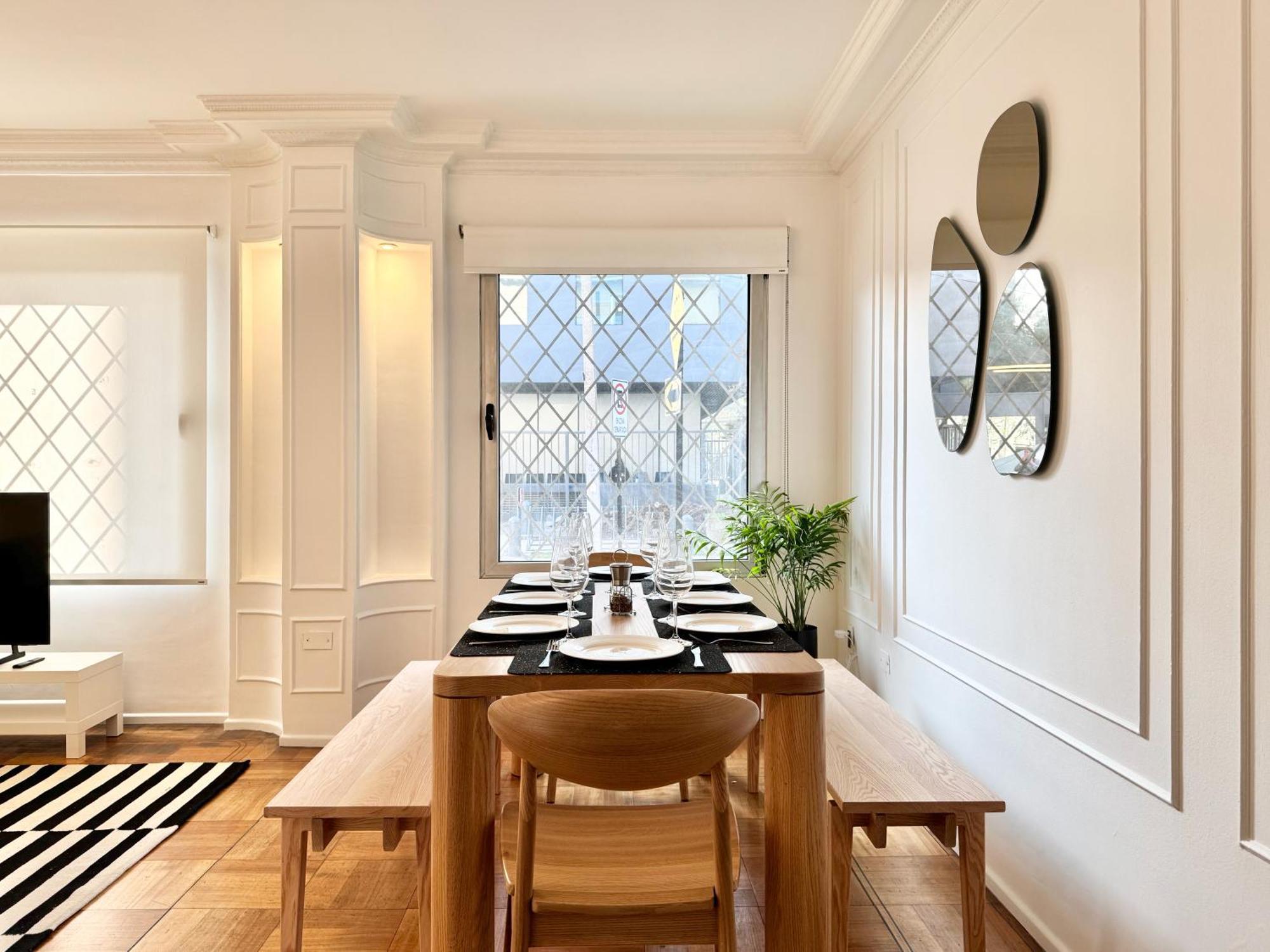 Apartamento Spacious And Elegant Neoclassical Style *