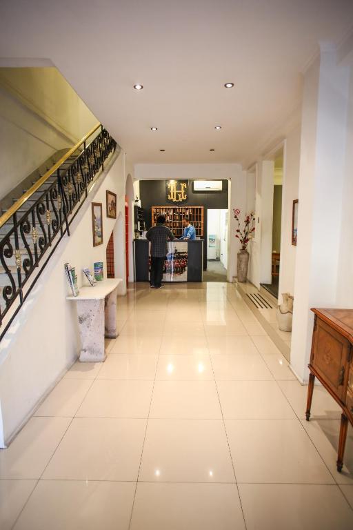 Plaza Londres 77 Hotel