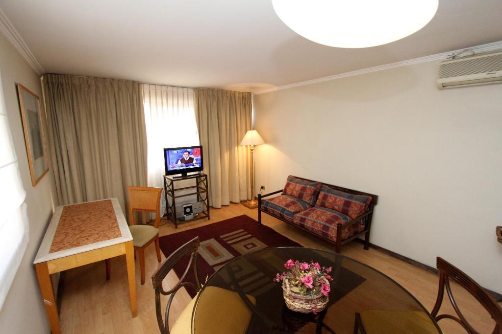 Rq Bosque Tobalaba Hotel