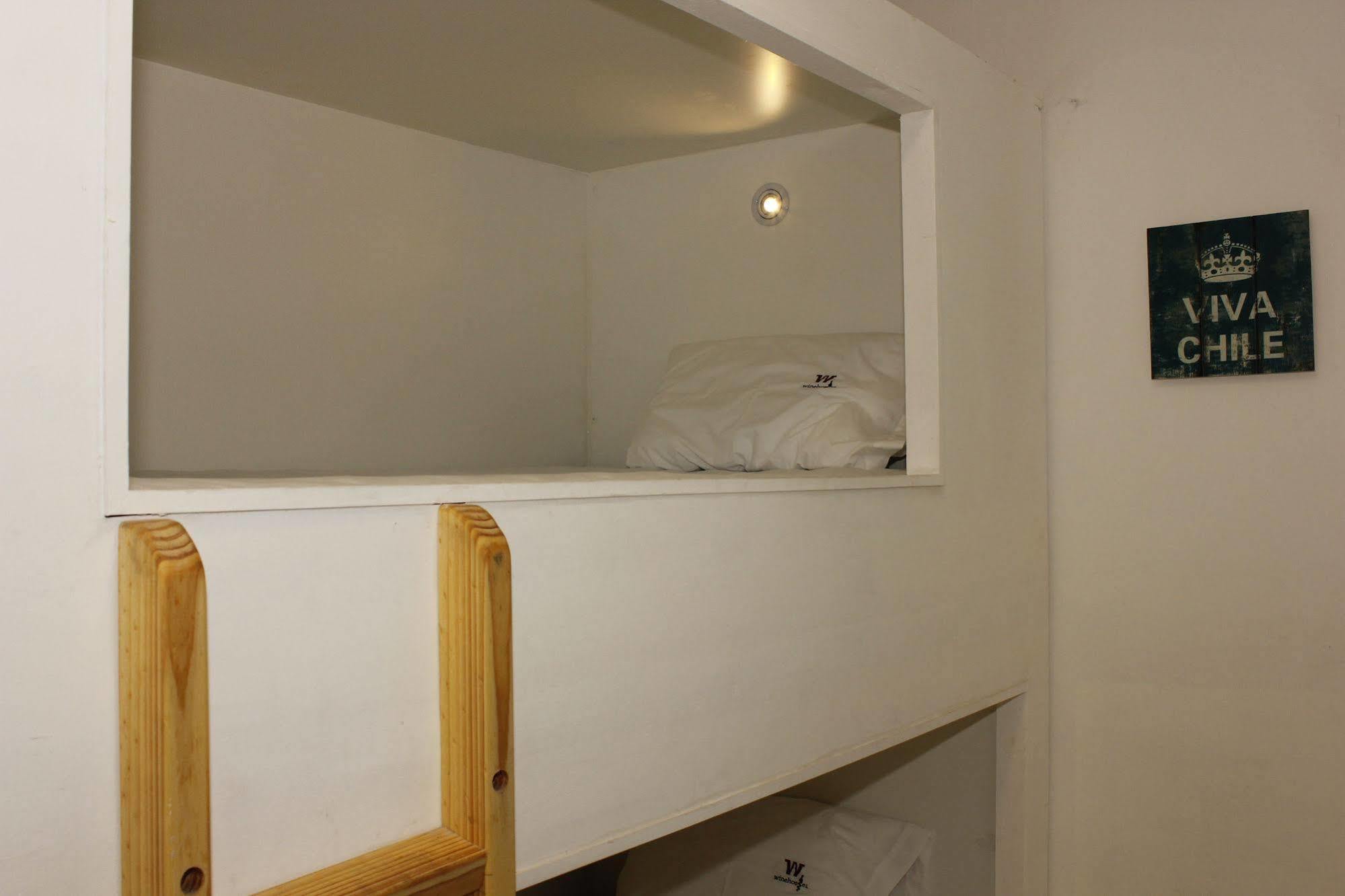 Hostal Bed And Wine *