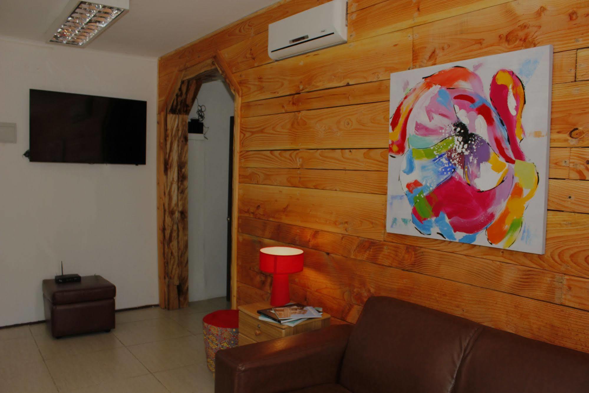 Hostal Bed And Wine *