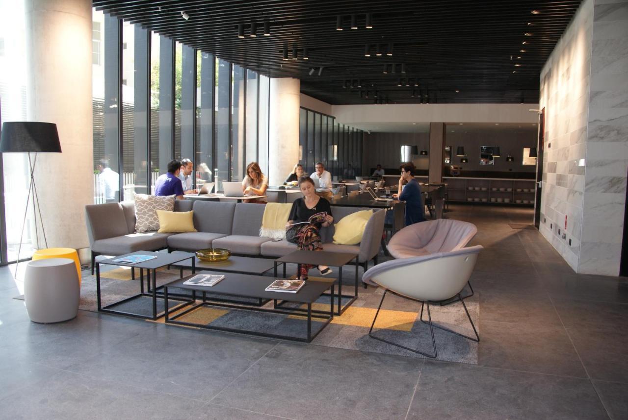 Ola Providencia, Tapestry Collection By Hilton Santiago de Chile