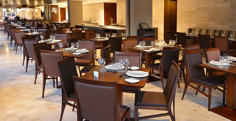 Plaza El Bosque Nueva Condes Hotel 4*