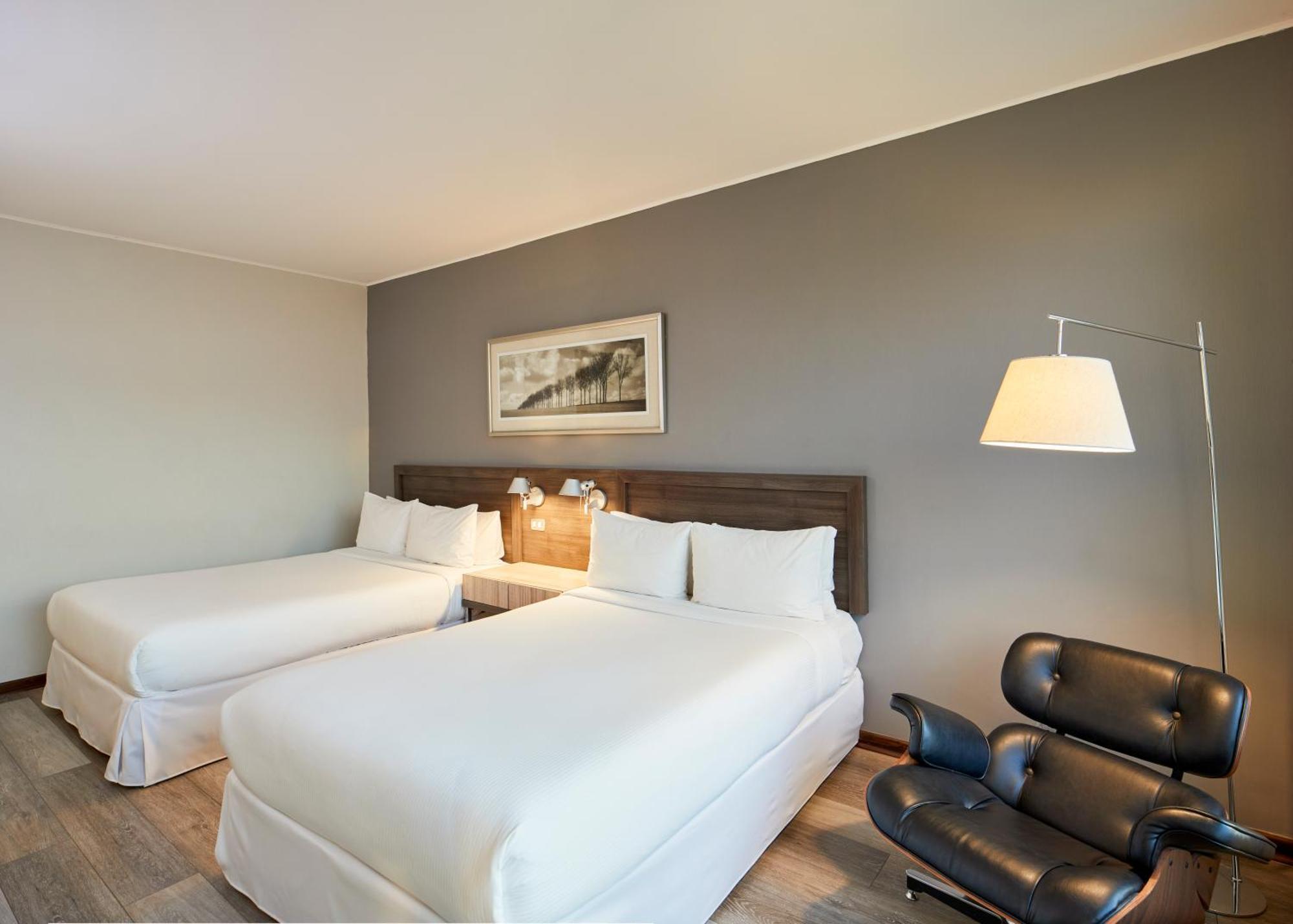 Hotel Plaza El Bosque Nueva Condes 4*