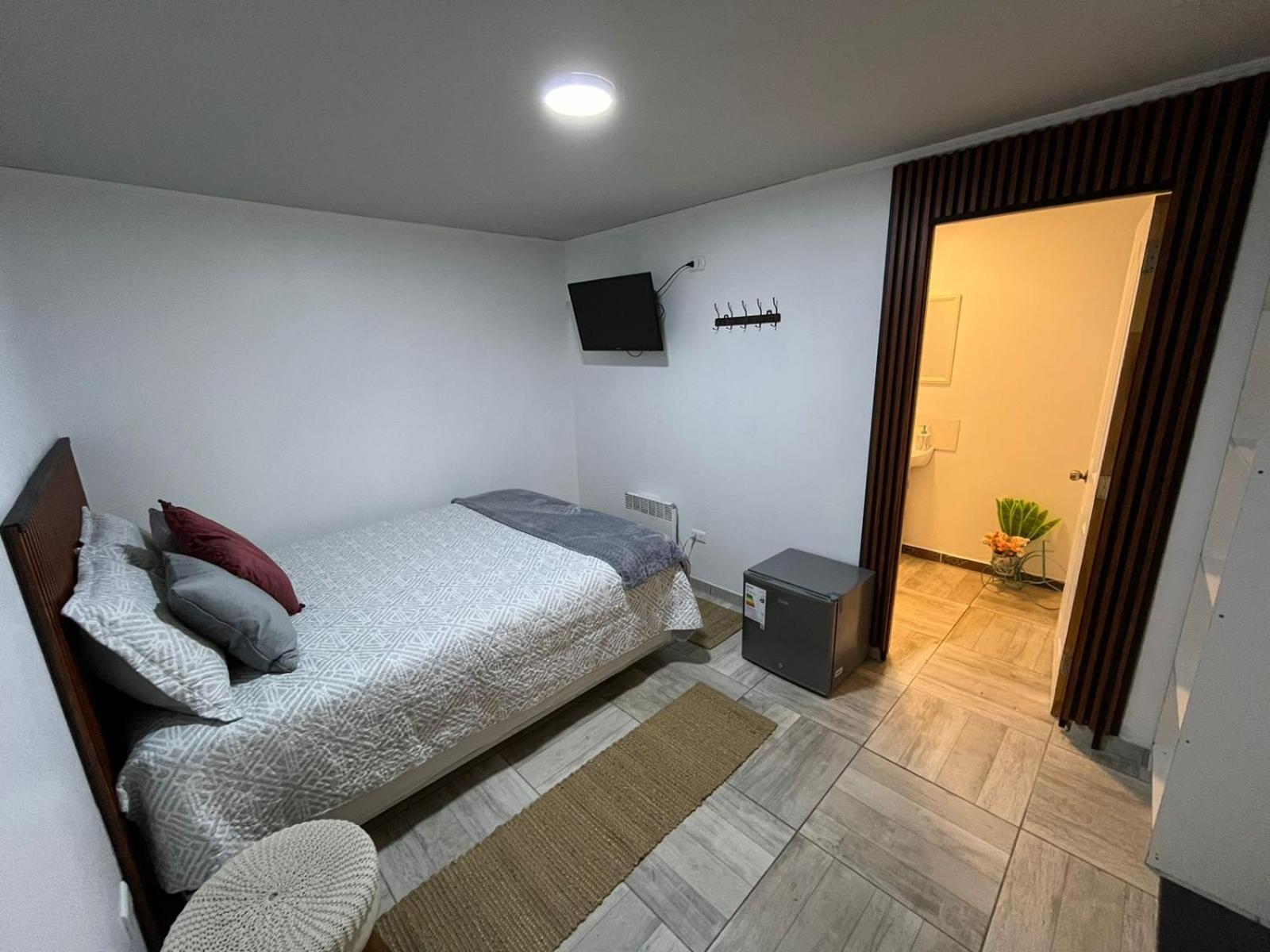 Hostal Fenix *