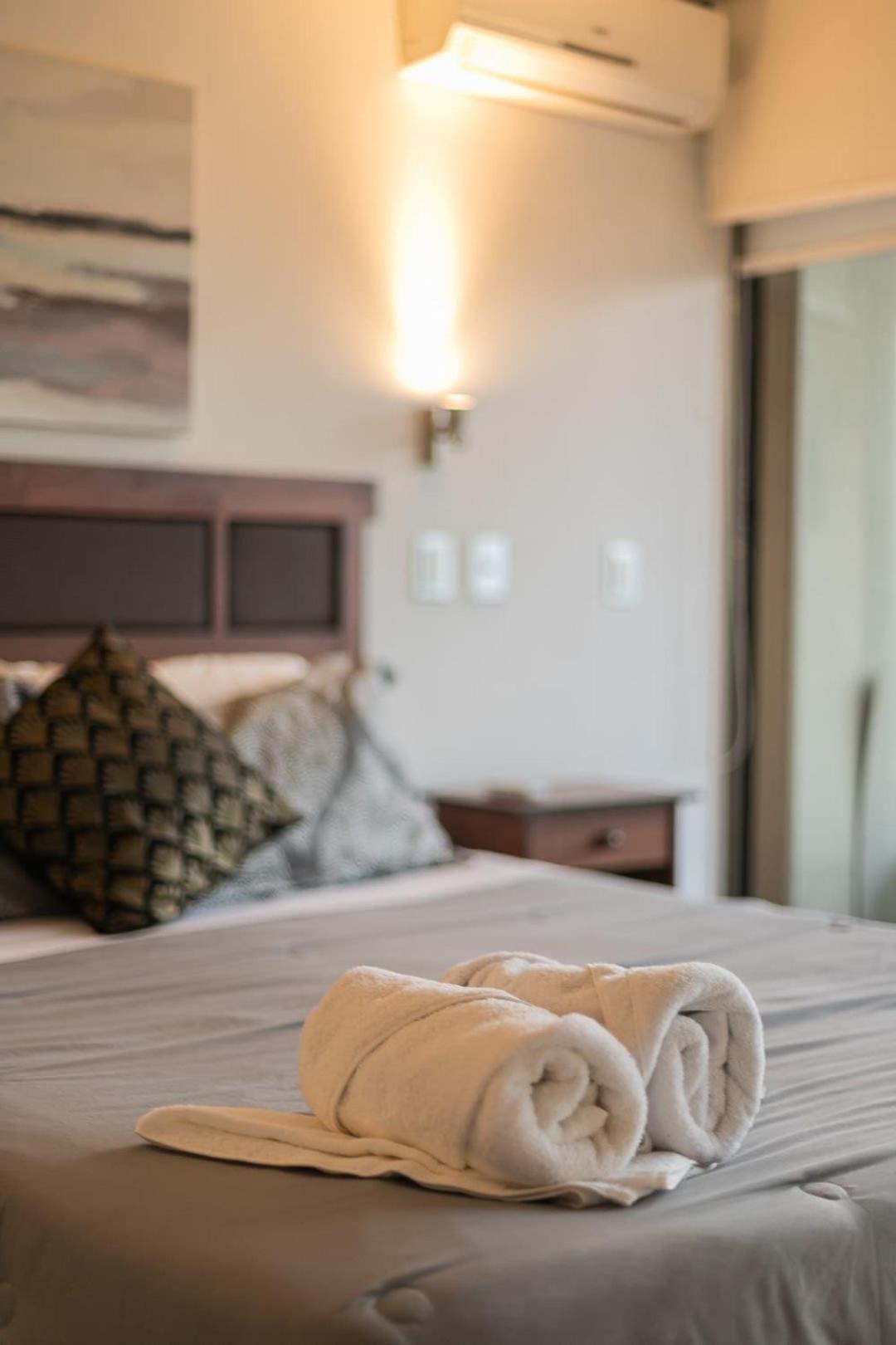 Spacious Steps Away From Parque Arauco Apartamento *